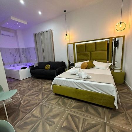 San Ferdinando Suite Room เนเปิลส์ ภายนอก รูปภาพ