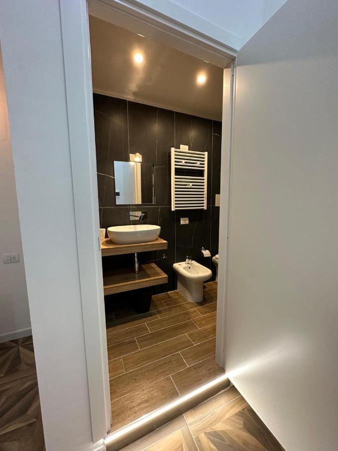 San Ferdinando Suite Room เนเปิลส์ ภายนอก รูปภาพ