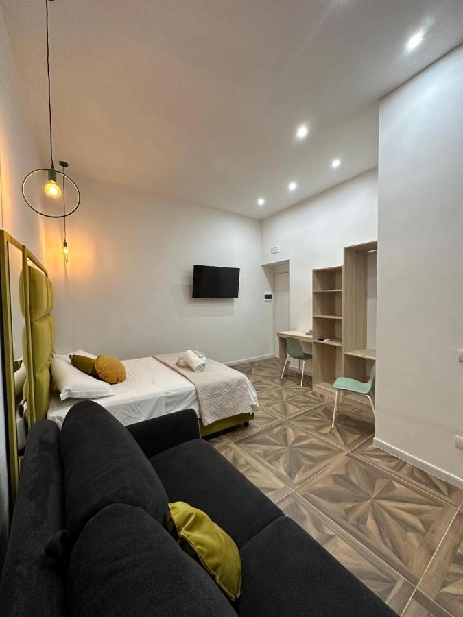 San Ferdinando Suite Room เนเปิลส์ ภายนอก รูปภาพ
