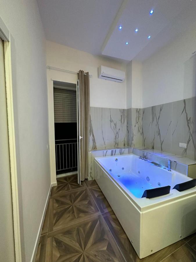 San Ferdinando Suite Room เนเปิลส์ ภายนอก รูปภาพ