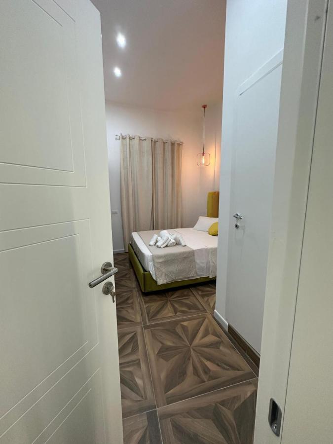 San Ferdinando Suite Room เนเปิลส์ ภายนอก รูปภาพ