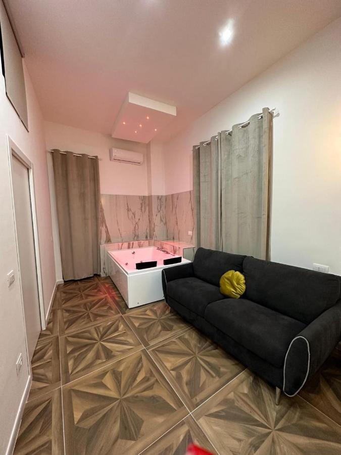 San Ferdinando Suite Room เนเปิลส์ ภายนอก รูปภาพ