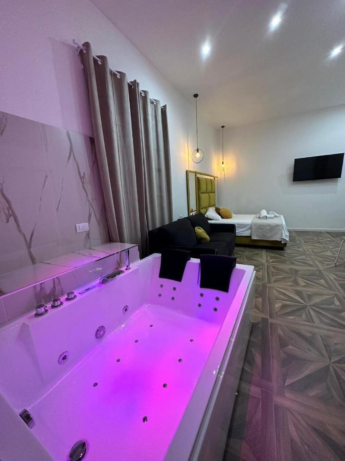 San Ferdinando Suite Room เนเปิลส์ ภายนอก รูปภาพ