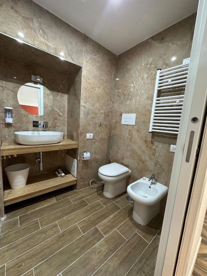 San Ferdinando Suite Room เนเปิลส์ ภายนอก รูปภาพ