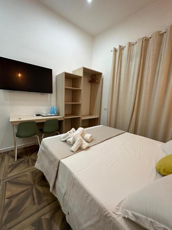 San Ferdinando Suite Room เนเปิลส์ ภายนอก รูปภาพ