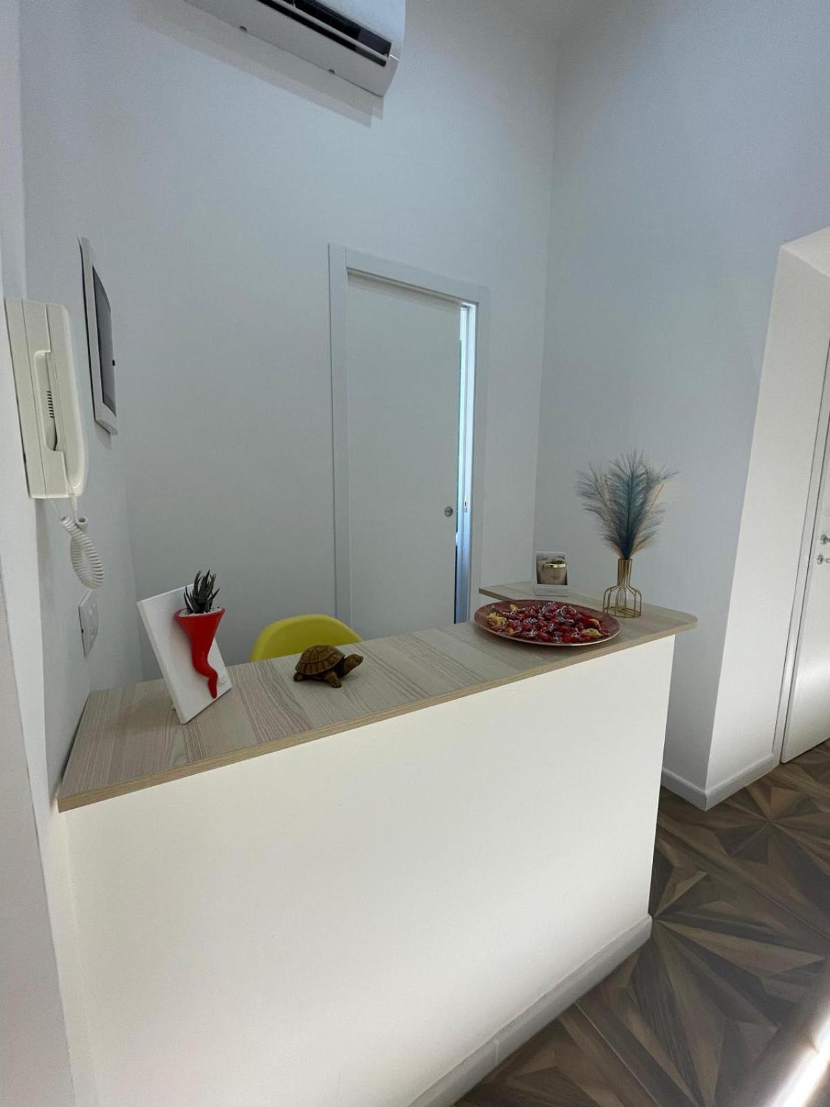 San Ferdinando Suite Room เนเปิลส์ ภายนอก รูปภาพ